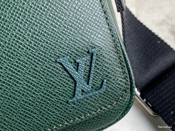 Repzbay VUITTON LOUIS DISTRICT PM 0821